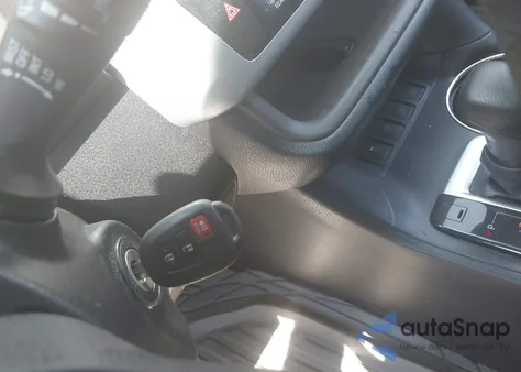 2018 Toyota Highlander Le из США, поврежденный, VIN 5TDZARFH7JS041682